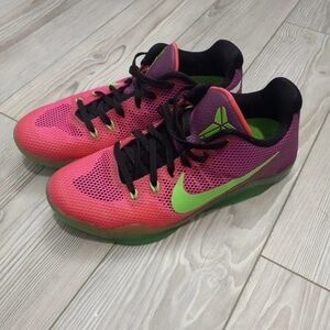 Kobe 11 Mambacurial Men's Basketball Sneakers (Size: 7.5)